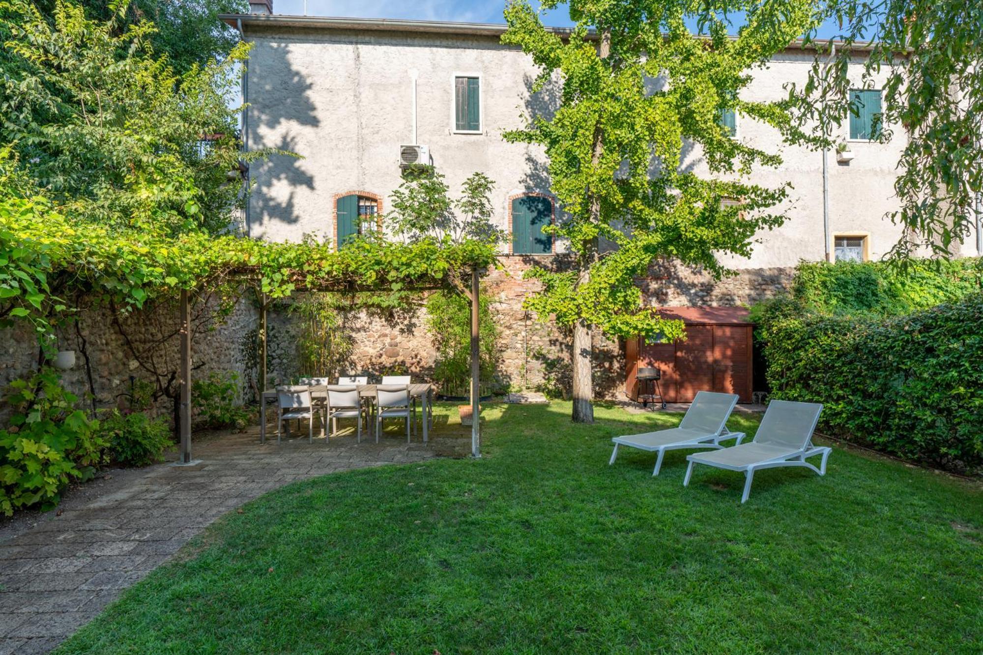 Corte Angelini By Postcardsfrom Castelnuovo del Garda Exterior photo